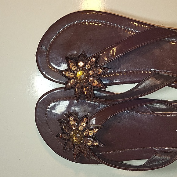 Women's Brown Thing Sandals (9) - Picture 2 of 9